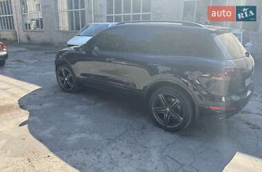 Внедорожник / Кроссовер Volkswagen Touareg 2011 в Днепре