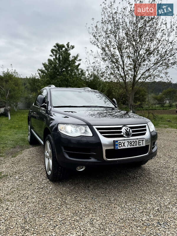 Внедорожник / Кроссовер Volkswagen Touareg 2008 в 