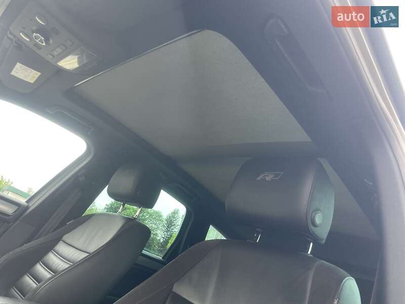 Позашляховик / Кросовер Volkswagen Touareg 2016 в Чернівцях