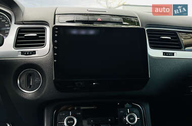 Внедорожник / Кроссовер Volkswagen Touareg 2012 в 