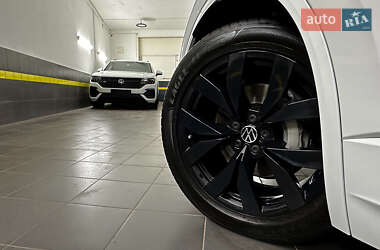Внедорожник / Кроссовер Volkswagen Touareg 2022 в 