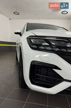 Внедорожник / Кроссовер Volkswagen Touareg 2022 в 