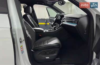 Внедорожник / Кроссовер Volkswagen Touareg 2022 в 