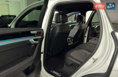 Внедорожник / Кроссовер Volkswagen Touareg 2022 в 