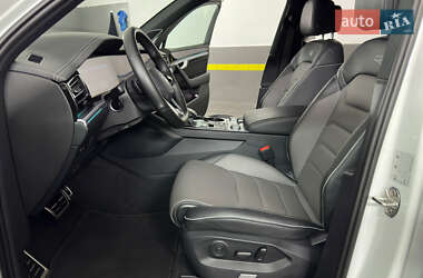 Внедорожник / Кроссовер Volkswagen Touareg 2022 в 