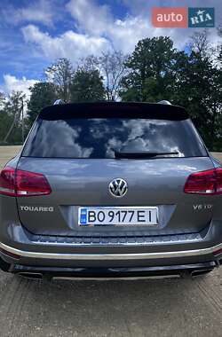 Позашляховик / Кросовер Volkswagen Touareg 2014 в 