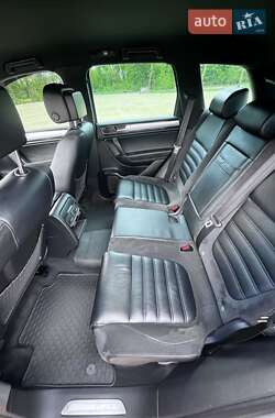 Позашляховик / Кросовер Volkswagen Touareg 2014 в 