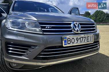 Позашляховик / Кросовер Volkswagen Touareg 2014 в 