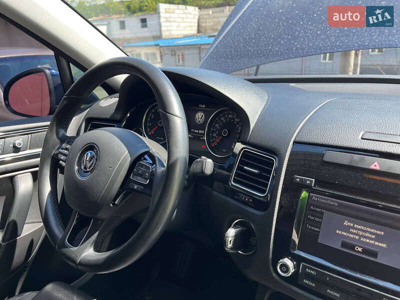 Позашляховик / Кросовер Volkswagen Touareg 2013 в Києві
