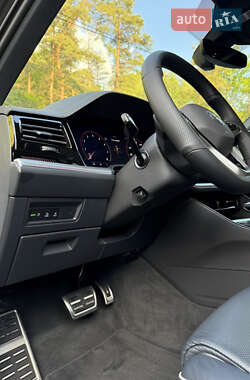 Позашляховик / Кросовер Volkswagen Touareg 2024 в 