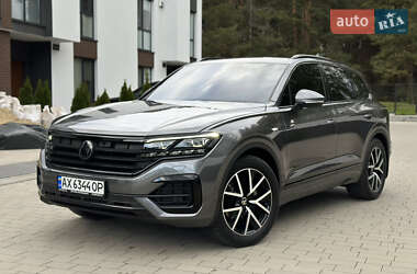 Позашляховик / Кросовер Volkswagen Touareg 2021 в 