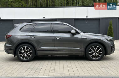 Позашляховик / Кросовер Volkswagen Touareg 2021 в 