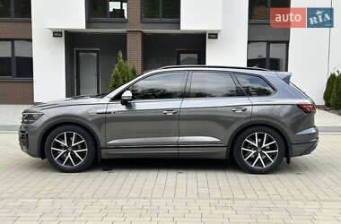 Позашляховик / Кросовер Volkswagen Touareg 2021 в 