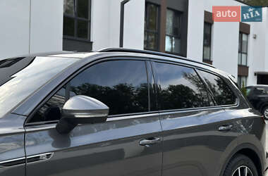 Позашляховик / Кросовер Volkswagen Touareg 2021 в 
