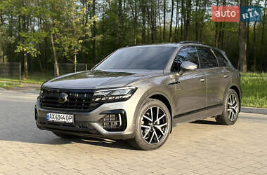 Позашляховик / Кросовер Volkswagen Touareg 2021 в 