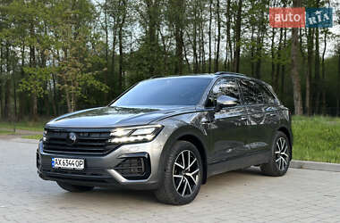 Позашляховик / Кросовер Volkswagen Touareg 2021 в 
