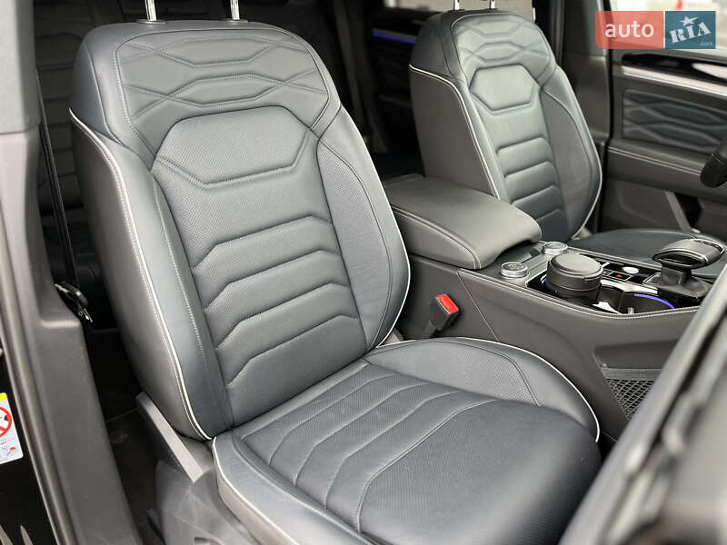 Позашляховик / Кросовер Volkswagen Touareg 2024 в Хмельницькому