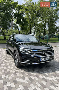 Позашляховик / Кросовер Volkswagen Touareg 2019 в 
