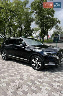 Позашляховик / Кросовер Volkswagen Touareg 2019 в 