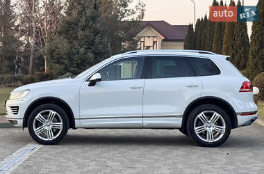 Позашляховик / Кросовер Volkswagen Touareg 2015 в 