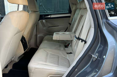 Внедорожник / Кроссовер Volkswagen Touareg 2010 в 