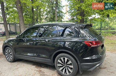 Внедорожник / Кроссовер Volkswagen Touareg 2021 в 