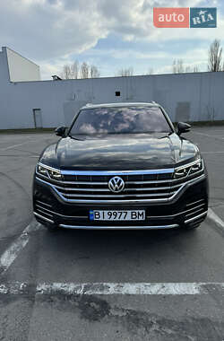 Внедорожник / Кроссовер Volkswagen Touareg 2019 в Полтаве