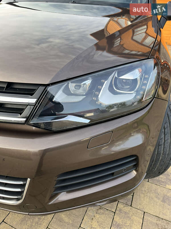 Внедорожник / Кроссовер Volkswagen Touareg 2014 в Славском