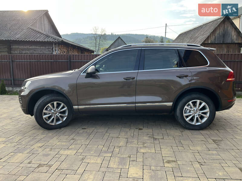 Внедорожник / Кроссовер Volkswagen Touareg 2014 в Славском