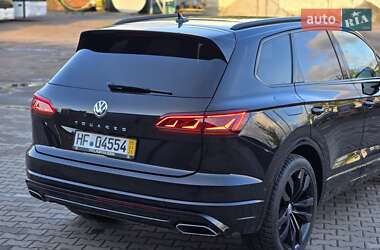 Внедорожник / Кроссовер Volkswagen Touareg 2018 в 
