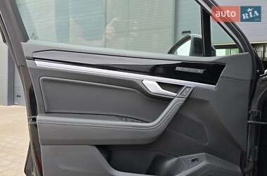 Внедорожник / Кроссовер Volkswagen Touareg 2018 в 