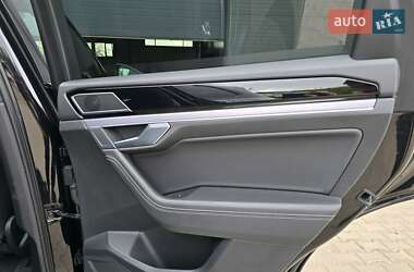 Внедорожник / Кроссовер Volkswagen Touareg 2018 в 