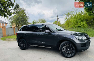 Позашляховик / Кросовер Volkswagen Touareg 2012 в Ромнах