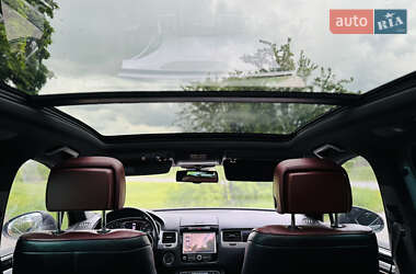 Внедорожник / Кроссовер Volkswagen Touareg 2012 в 