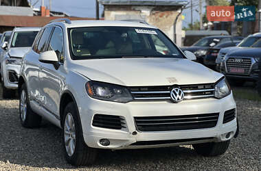 Позашляховик / Кросовер Volkswagen Touareg 2011 в 