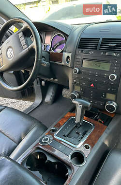 Внедорожник / Кроссовер Volkswagen Touareg 2008 в 