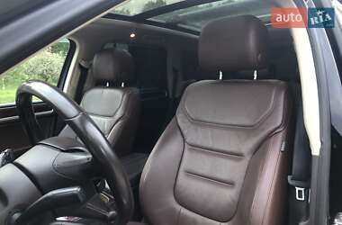 Внедорожник / Кроссовер Volkswagen Touareg 2013 в 