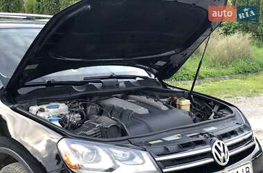 Внедорожник / Кроссовер Volkswagen Touareg 2013 в 