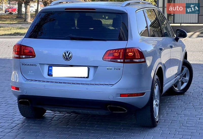 Внедорожник / Кроссовер Volkswagen Touareg 2012 в Фастове