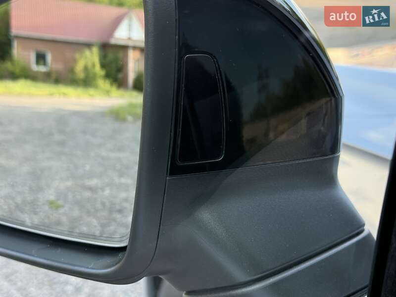 Позашляховик / Кросовер Volkswagen Touareg 2020 в Гнівані