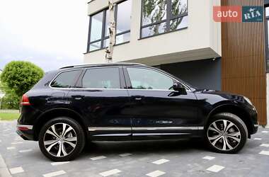 Внедорожник / Кроссовер Volkswagen Touareg 2016 в 