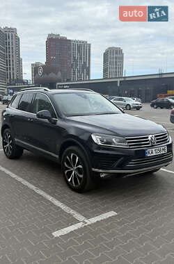 Позашляховик / Кросовер Volkswagen Touareg 2014 в Києві