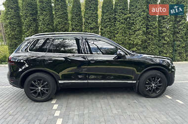 Внедорожник / Кроссовер Volkswagen Touareg 2012 в 
