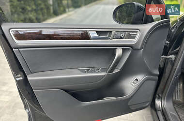 Внедорожник / Кроссовер Volkswagen Touareg 2012 в 