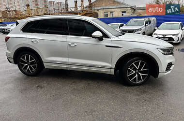 Позашляховик / Кросовер Volkswagen Touareg 2021 в 