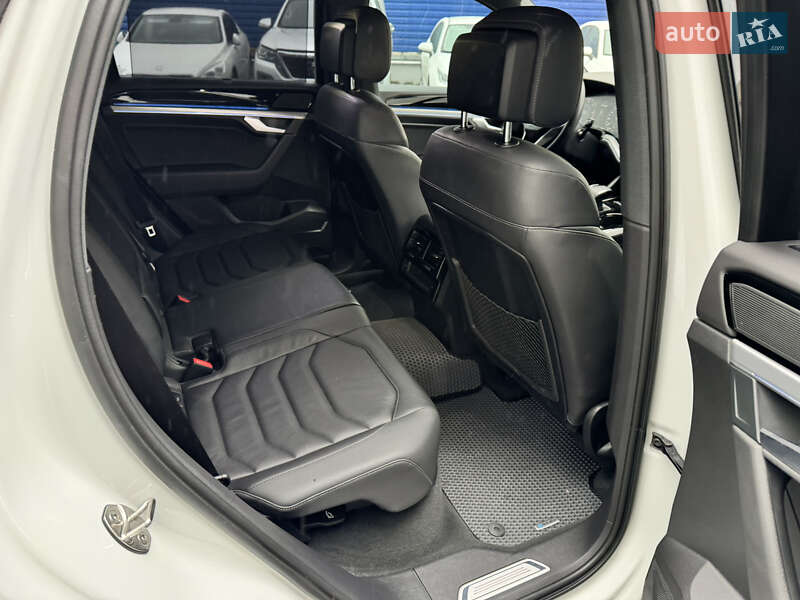 Внедорожник / Кроссовер Volkswagen Touareg 2021 в Киеве