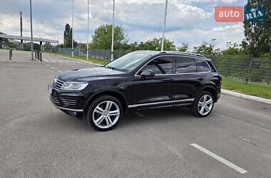 Внедорожник / Кроссовер Volkswagen Touareg 2017 в 