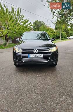 Позашляховик / Кросовер Volkswagen Touareg 2012 в 