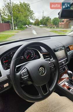 Позашляховик / Кросовер Volkswagen Touareg 2012 в 