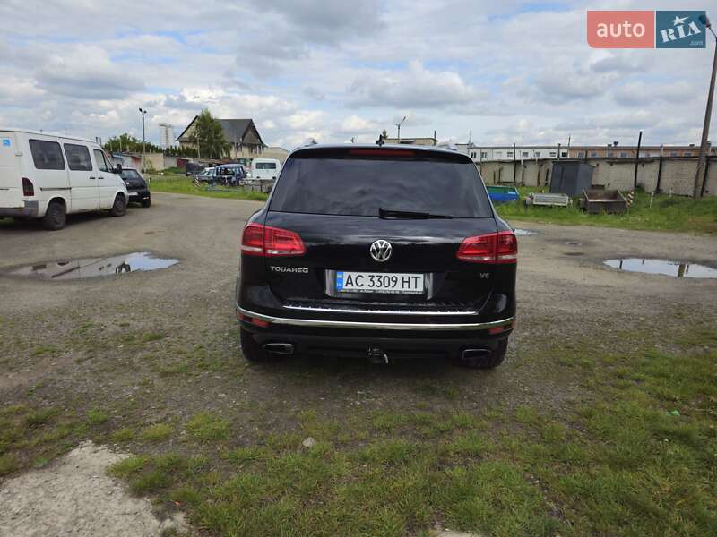 Внедорожник / Кроссовер Volkswagen Touareg 2015 в Луцке